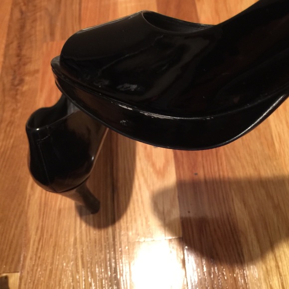 Black Heels - Picture 4 of 4