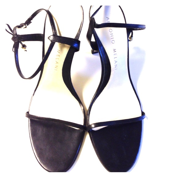 Antonio Melani Black ankle strap heels sz.10