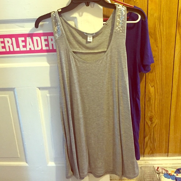 Old Navy Grey tank top with sequins