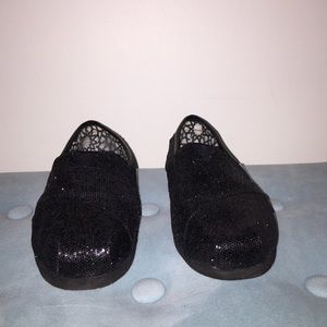 Black glitter toms