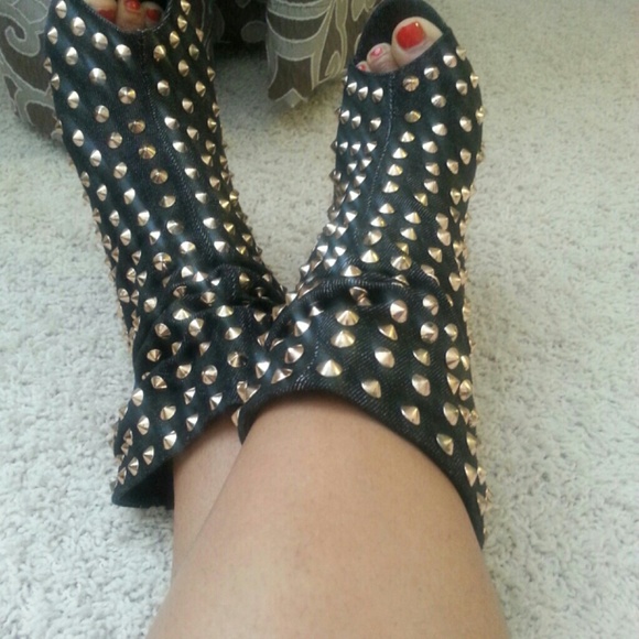 Ankle boots