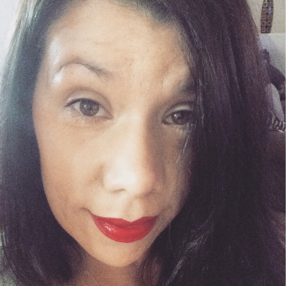Meet your Posher, Rosanna - Picture 1 of 1