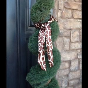 Satin Giraffe Print Scarf