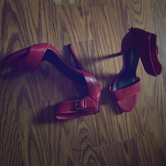 Red heels never worn