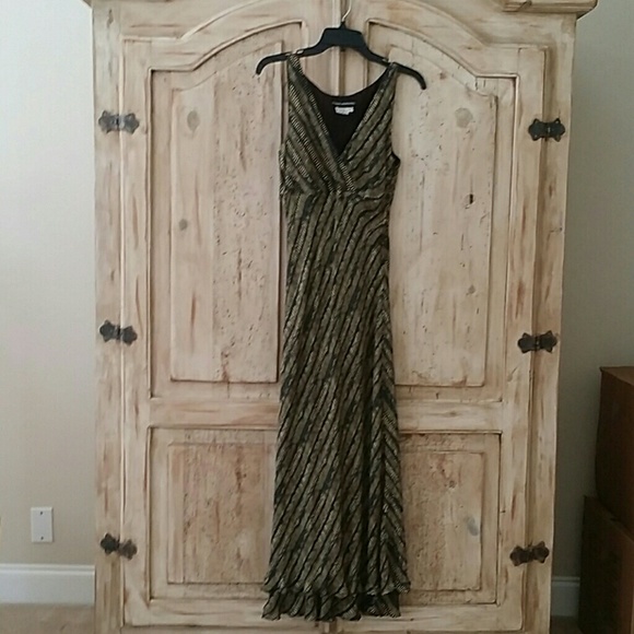 Gorgeous Donna Morgan silk dress