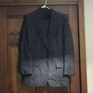 Very nice Men's suit.