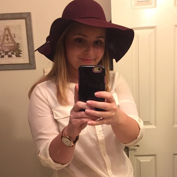 Meet your Posher, Selina - Picture 2 of 3