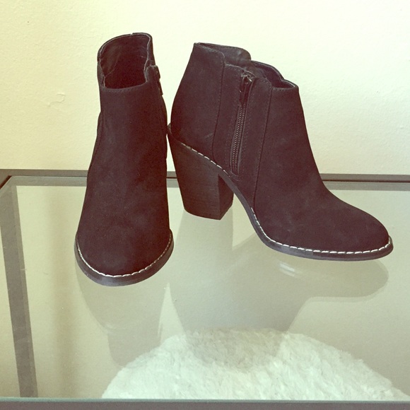 Kelsie Dagger Suede Booties.