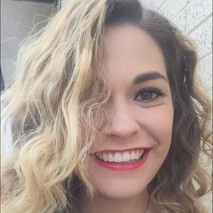 Meet your Posher, Brittni