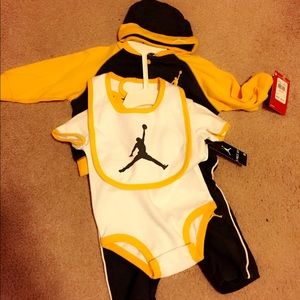 Brand New Air Jordan infant 5 piece sweatsuit set