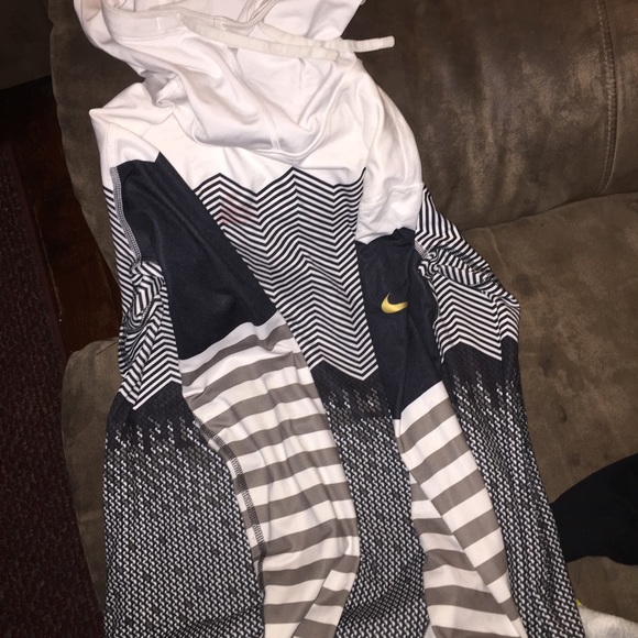 Nike Pro Outfit Bundle