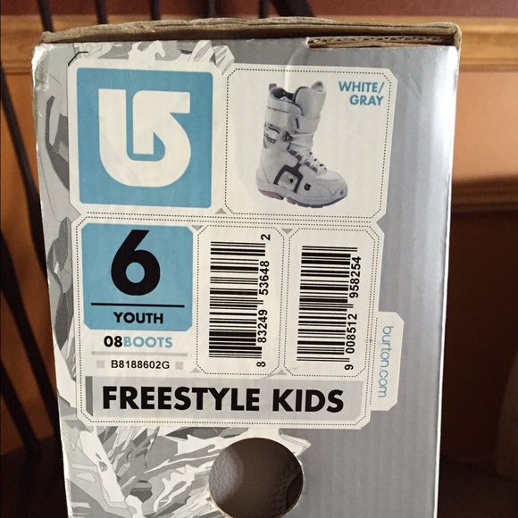 YOUTH burton snowboarding boots - Picture 3 of 4