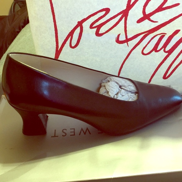 Black size 9 shoe