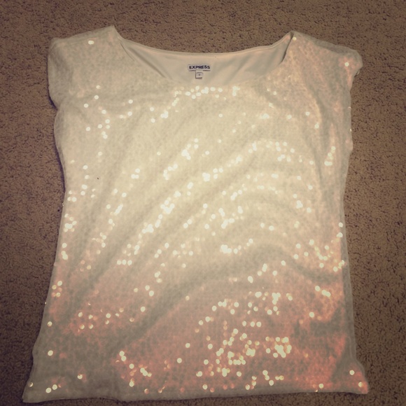 White sequins blouse!