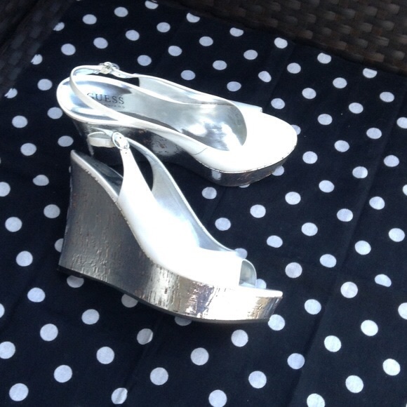 Say YES to the GUESS White Wedges! - Picture 2 of 4