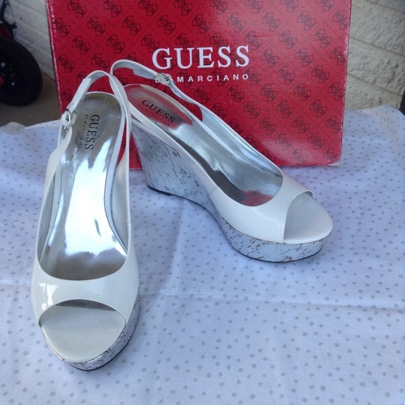 Say YES to the GUESS White Wedges! - Picture 3 of 4