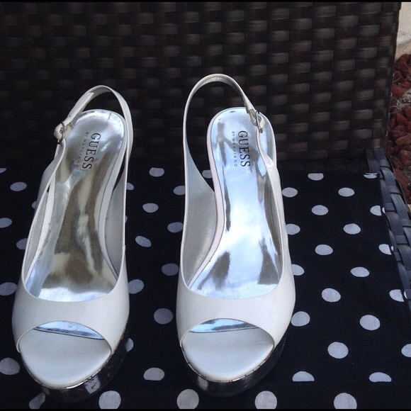 Say YES to the GUESS White Wedges! - Picture 4 of 4