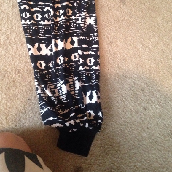 Joggers - Picture 3 of 4