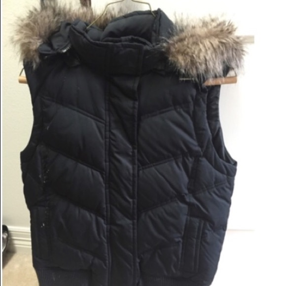 Gap puffy vest with fur hood