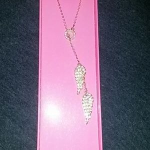 Angel wing neckalace