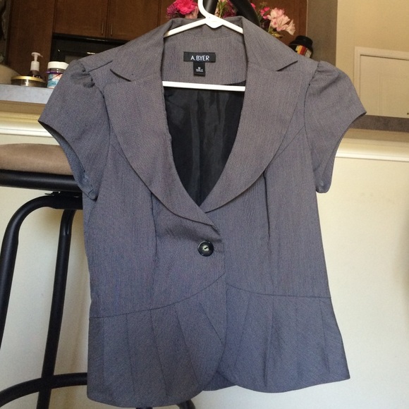 Gray short sleeve blazer with ruffled bottom