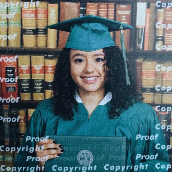 Meet your Posher, Taylor - Picture 3 of 4