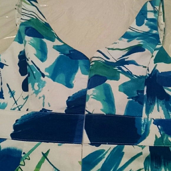 Final Sale * Beautiful Summer Dress* EUC* - Picture 4 of 8