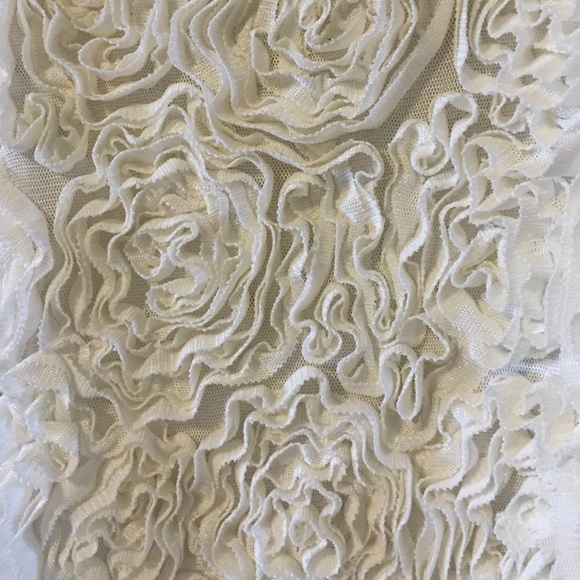 American Apparel Rosette sweater 🌟 SUMMER SALE🌟 - Picture 2 of 2