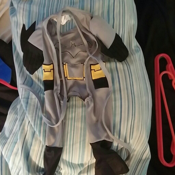 Justice Leaugue batman outfit - Picture 2 of 3