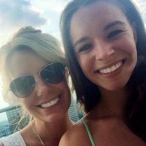 Meet your Posher, Carrie