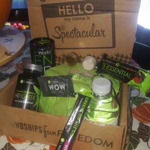 A Sample pack of It Works products!
