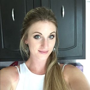 Meet your Posher, Amelia