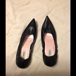 Sold on Merc - Steve Madden black flats