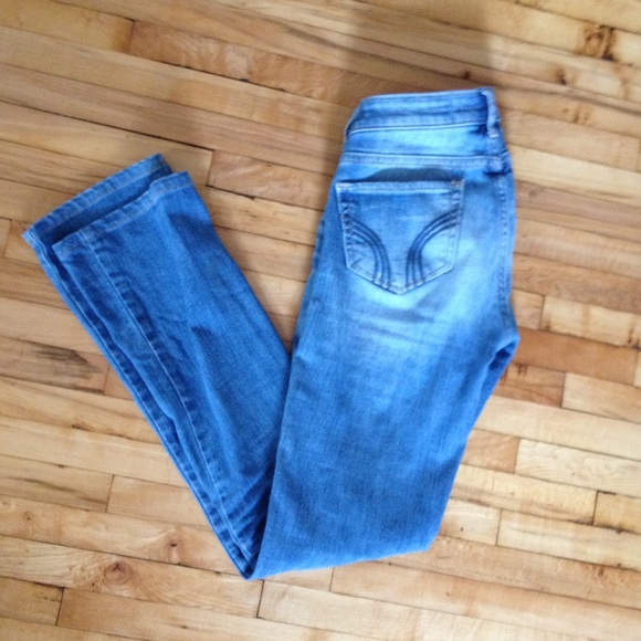 Hollister Jeans, barely worn.