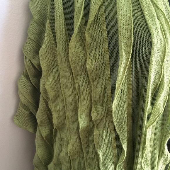 Beautiful green blanket scarf - Picture 2 of 3