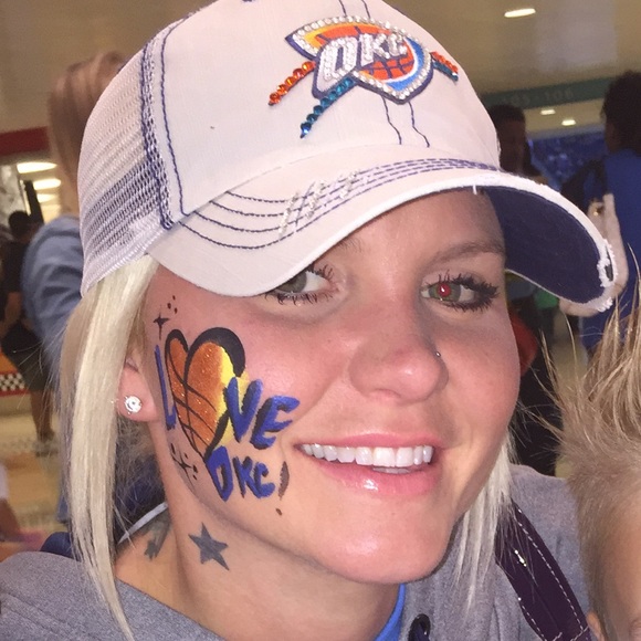 Meet your Posher, Amanda - Picture 1 of 1