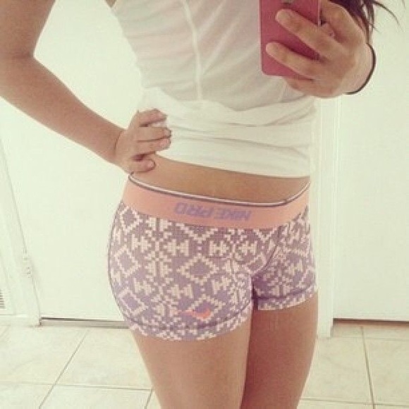 SALE ❤️Nike pro tribal shorts - Picture 4 of 4