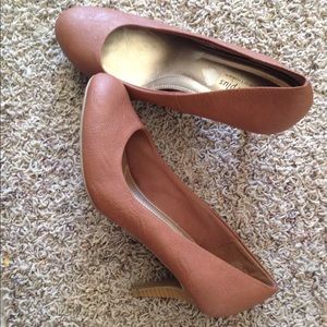Classic Brown Simple Short Heel