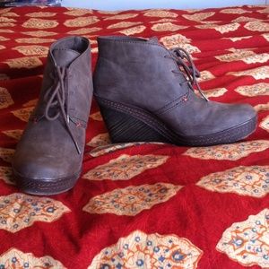 Dr Scholls taupe wedge ankle boot