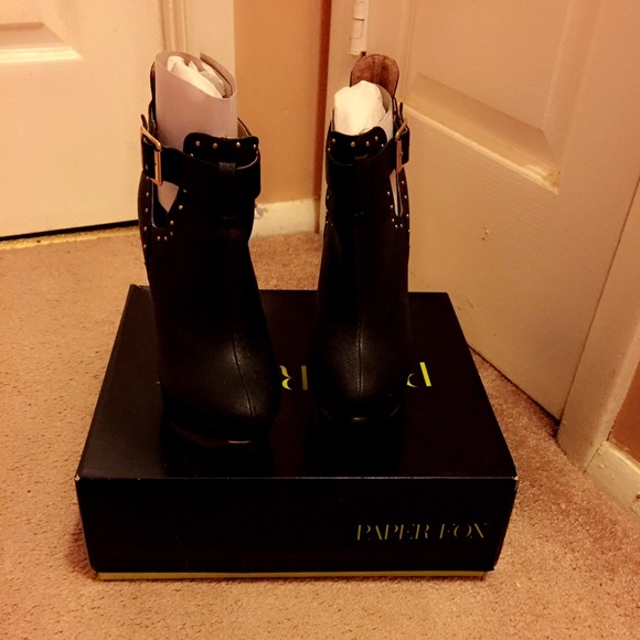 Like new black/gold boots