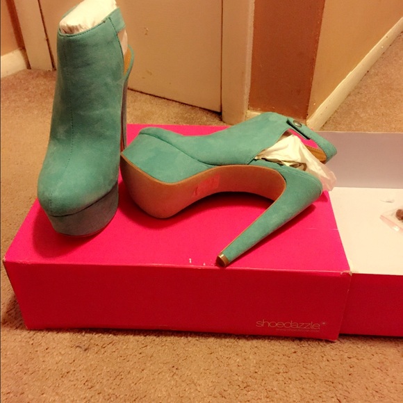 Turquoise boots - Picture 2 of 3