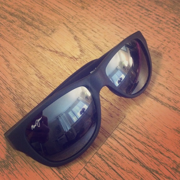 Maui Jim "Maui Cat" Sunglesses, matte black