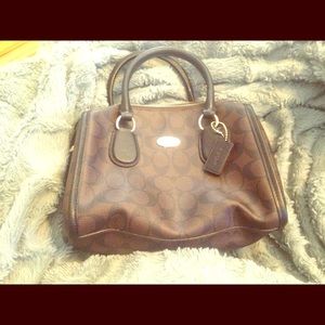 Cute everyday 100% authentic coach purse!