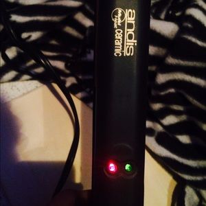 Andiis ceramic straightener never used!