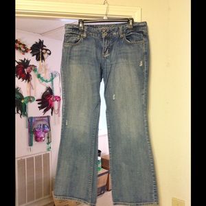 American Eagle Favorite Boyfriend Jeans - 12