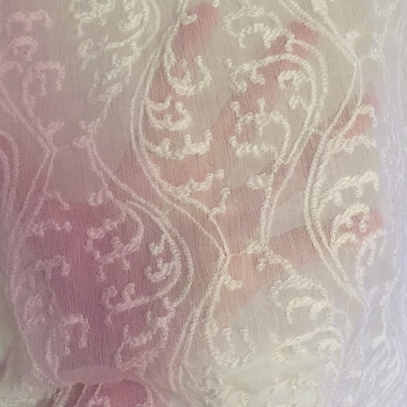 ✨LOFT Embroidered Blouse✨ - Picture 2 of 2