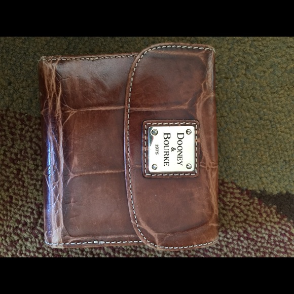 Dooney & Bourke wallet