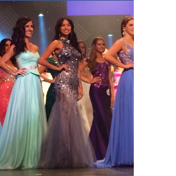 Sold !! 😢😢😢😭😭Pageant / Prom dress - Picture 3 of 4