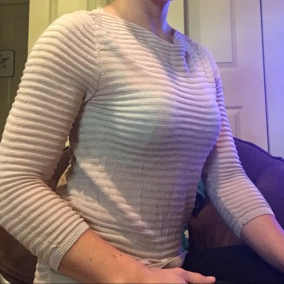 ✨LOFT 3/4, Light Sweater✨ - Picture 3 of 3