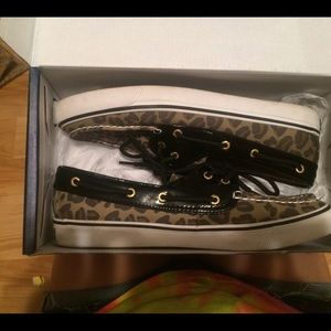 Leopard print sperry's